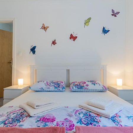 Apartman Antonija Cres Eksteriør billede
