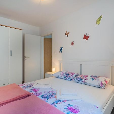 Apartman Antonija Cres Eksteriør billede