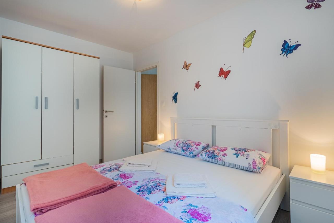 Apartman Antonija Cres Eksteriør billede