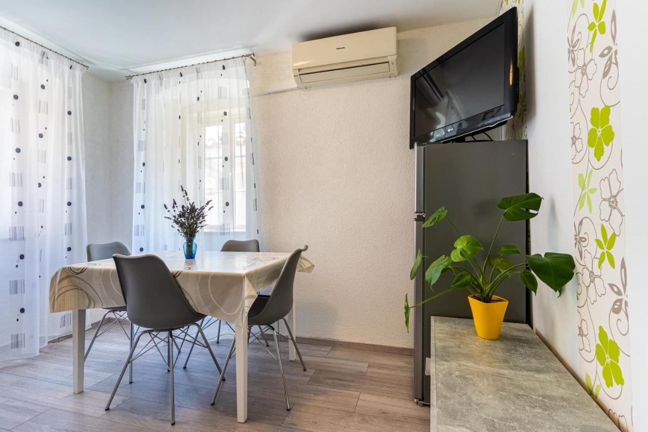 Apartman Antonija Cres Eksteriør billede